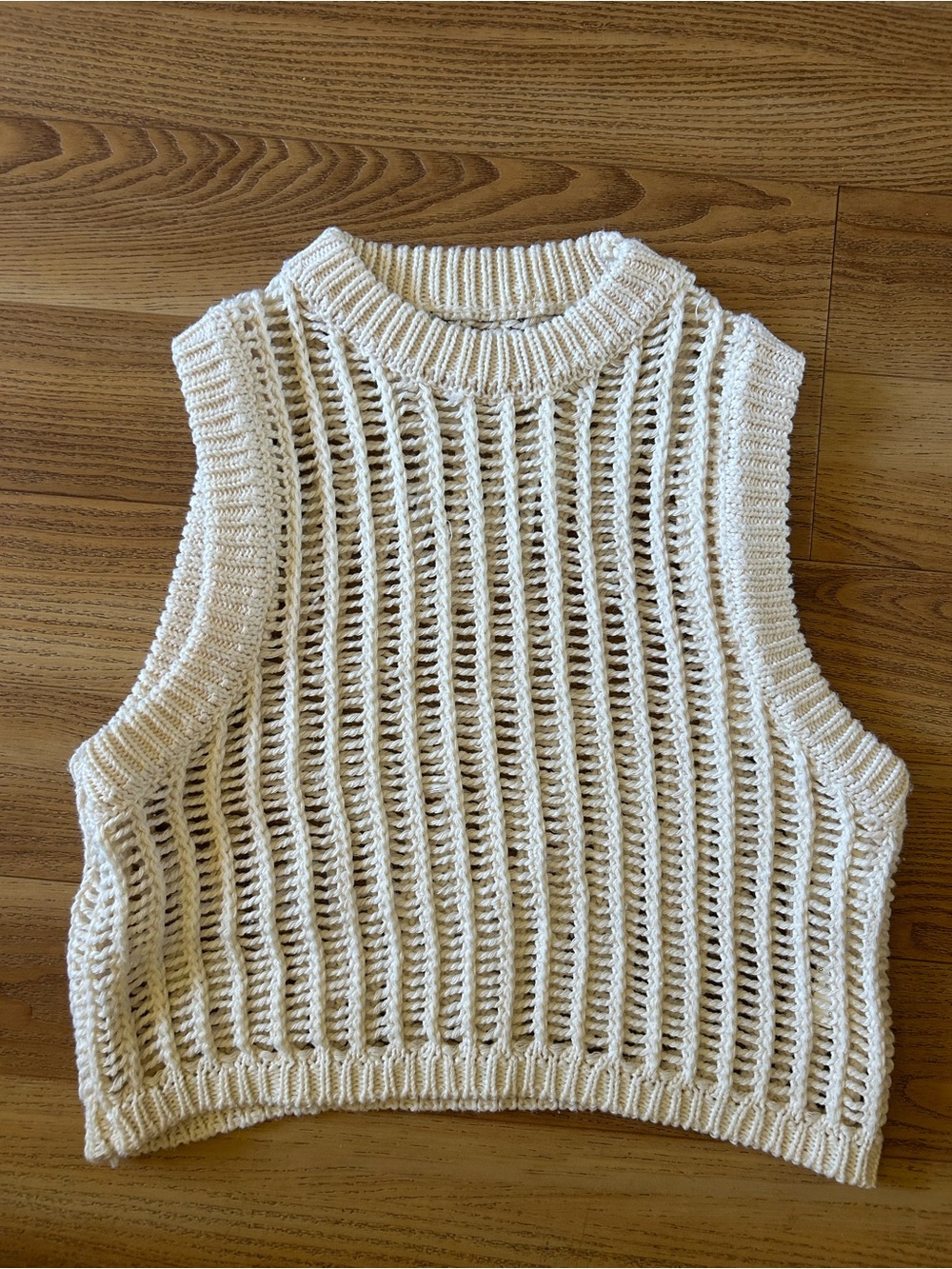 Sleeveless Open-Knit Crop Sweater Vest - Cream